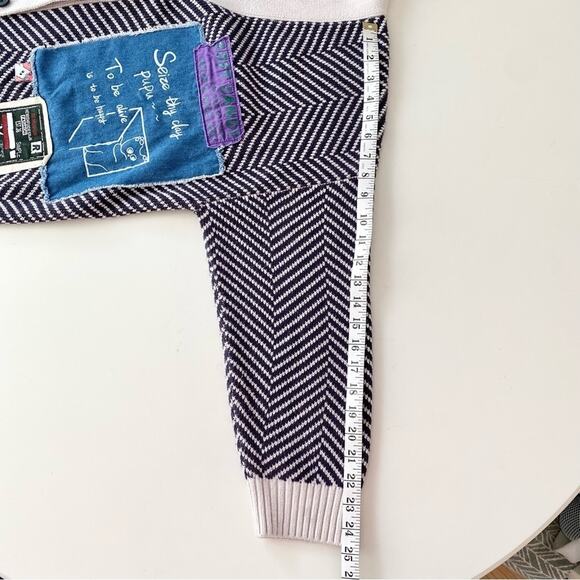 LEDiN Women's Cute PuPu Patch Oversized Cardigan Sweater Navy Cream Chevron M - Picture 10 of 13